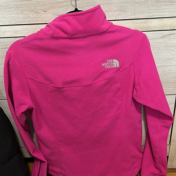 North Face sweater - Picture 3 of 3